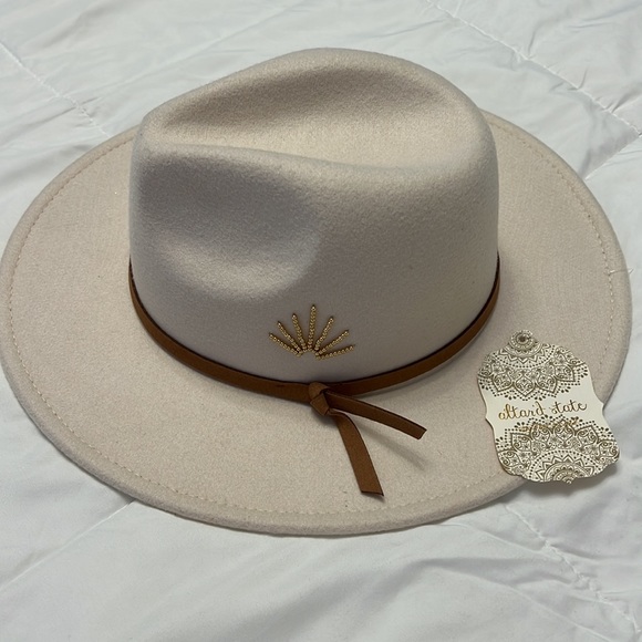 Fedora felt hat in beige new with tags - Picture 4 of 9